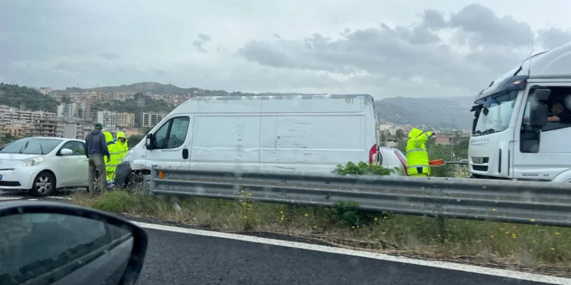 Incidente sul raccordo autostradale di Reggio Calabria
