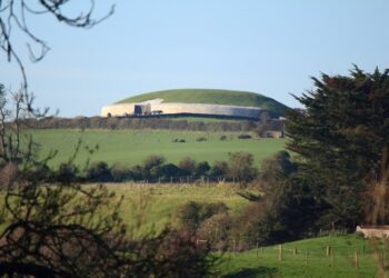 Newgrange: una meridiana di oltre 5.000 anni nella contea di Meath, nell’Irlanda del Nord