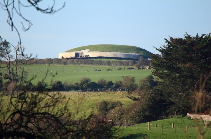 Newgrange: una meridiana di oltre 5.000 anni nella contea di Meath, nell’Irlanda del Nord 3 newgrange 5