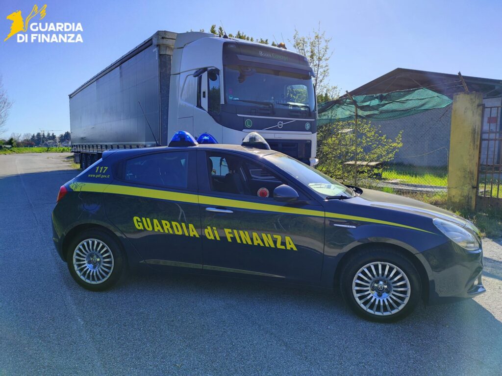 Sequestrati 24 mila litri di alcol etilico polacco spacciato per disinfettante 3 02052025 093939 Foto 2