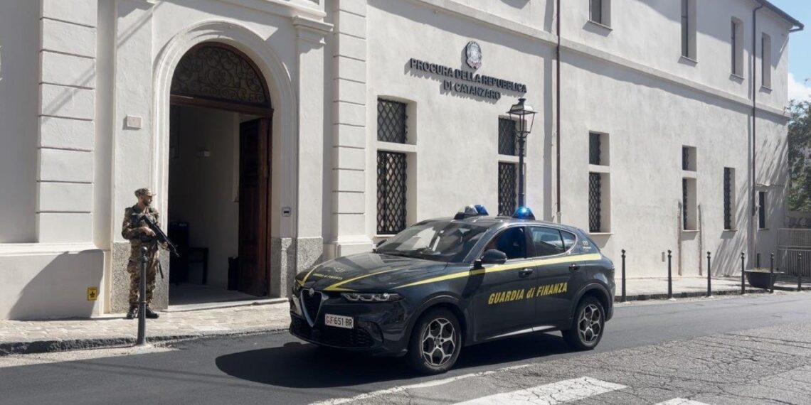 Il bilancio annuale della Guardia di Finanza di Catanzaro 1 Il bilancio annuale della Guardia di Finanza di Catanzaro