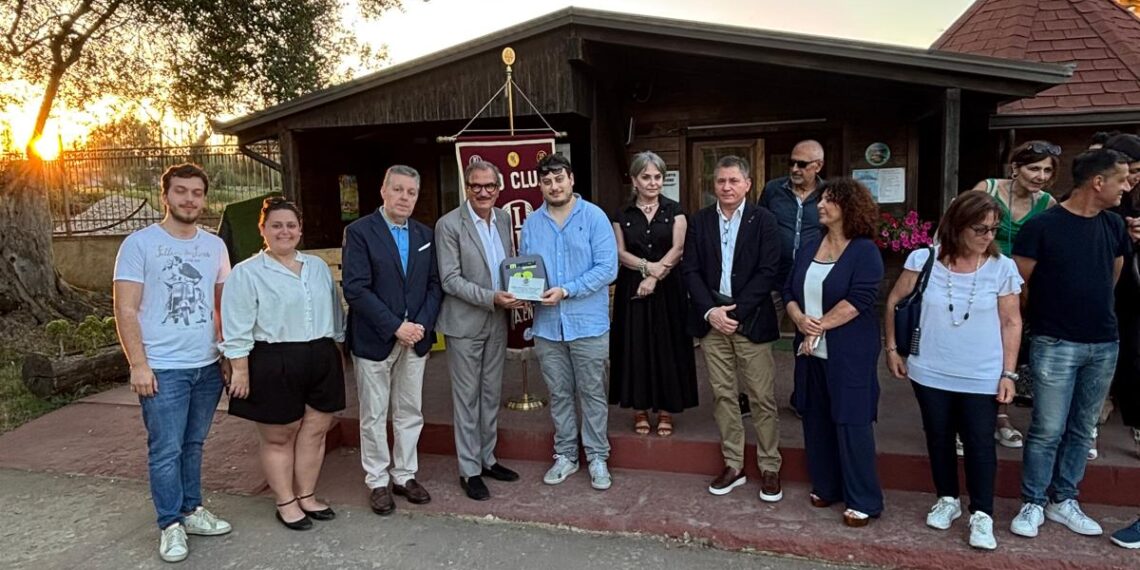 Il Leo Club Vibo Valentia dona un defibrillatore al Parco Urbano di Vibo Valentia