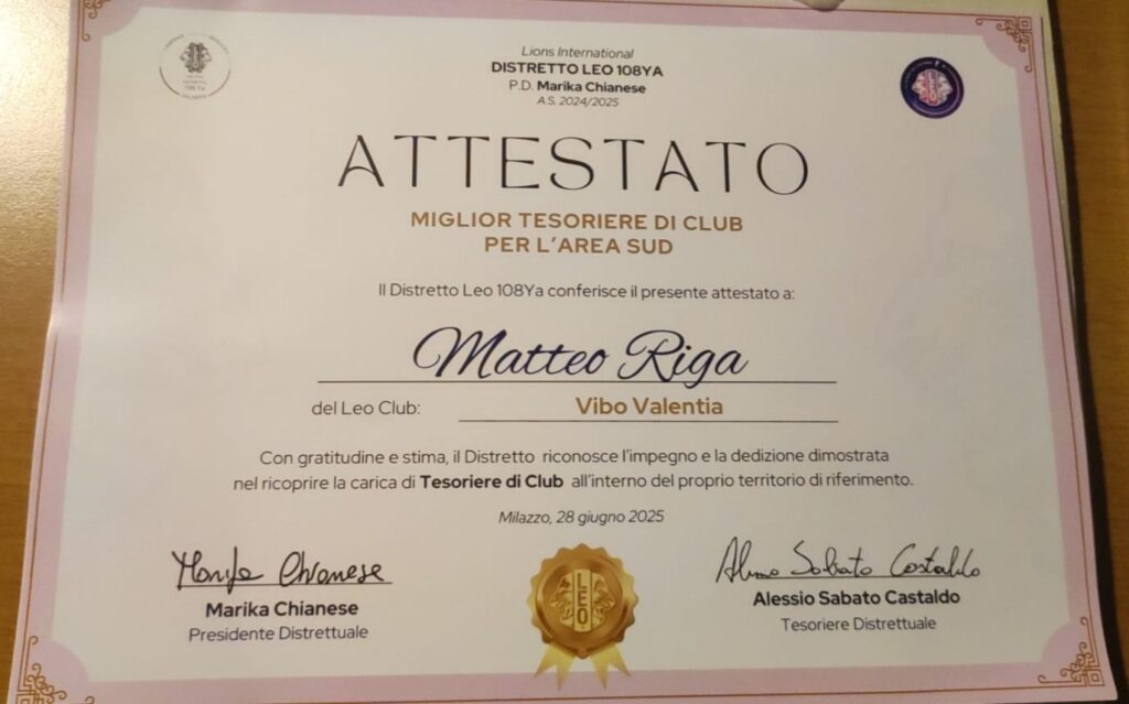 Il Tesoriere del Leo Club Vibo Valentia premiato a Milazzo come Miglior Tesoriere dell’Area Sud del Distretto Leo 108 Ya 3 1000020796