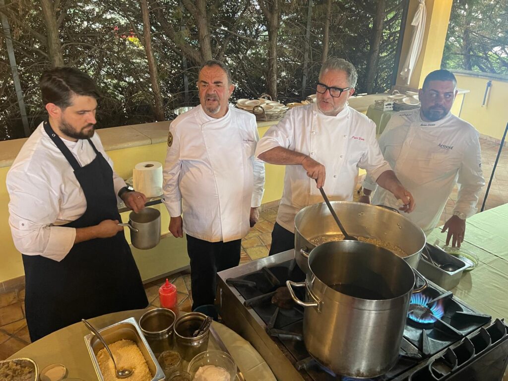 Peppe Guida e Paolo Massobrio Cavalieri Onorari della Confraternita degli Zafarani Cruschi del Pollino 9 BARBIERI MAGLIOCCO DAY 15