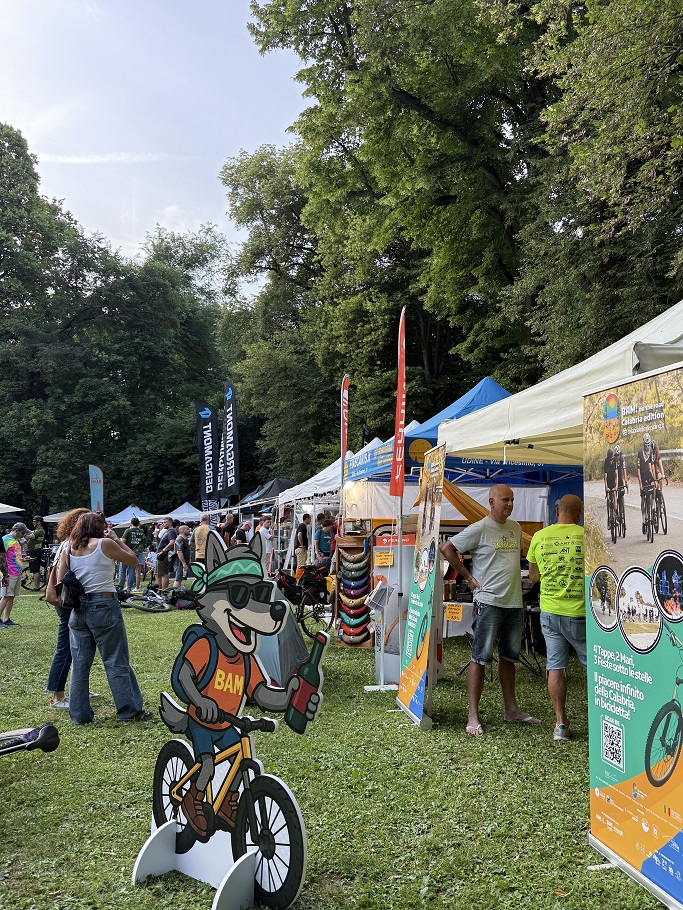Cicloturismo, la Calabria incanta al raduno europeo 5 Calabria Villa Contarini Padova