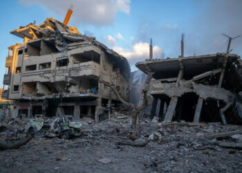 Adesso basta, che significhi basta o saremo tutti colpevoli. Un popolo non si cancella!