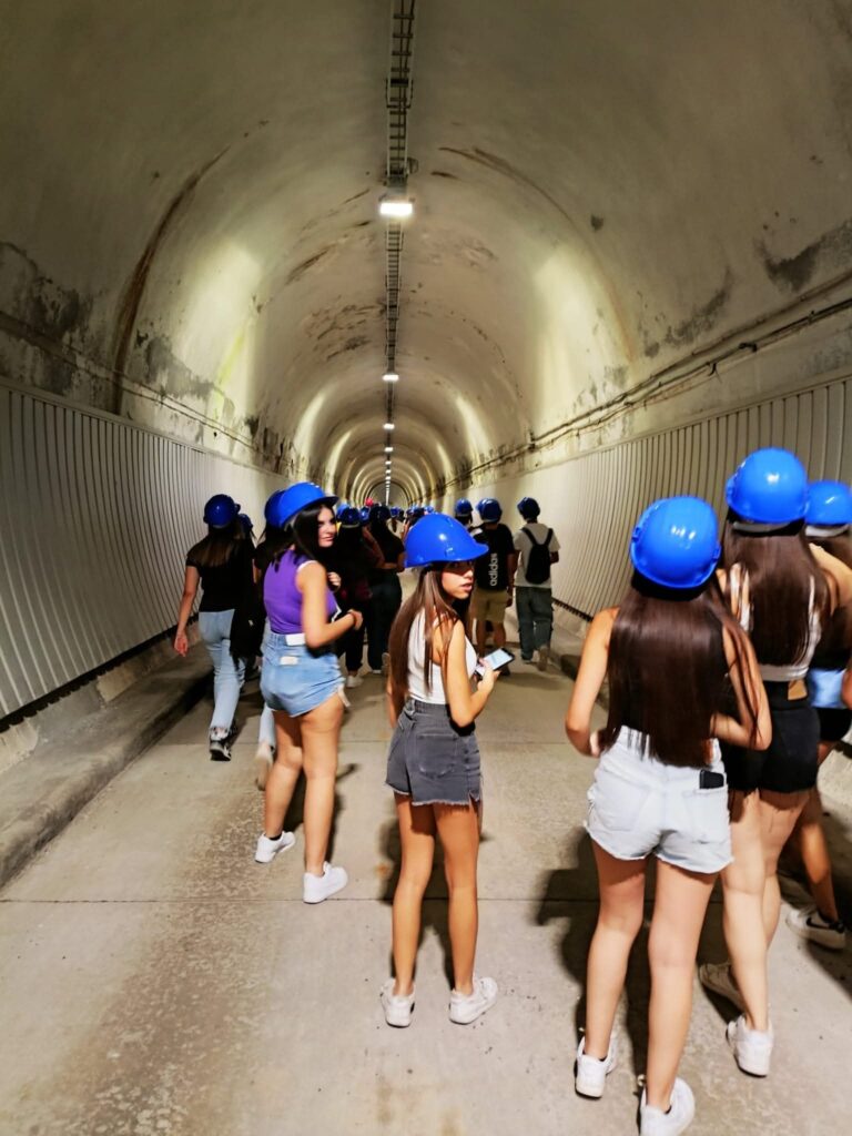 Il Circolo Legambiente Ricadi e l’Istituto “P. Galluppi” di Tropea insieme per la tutela dell’acqua 6 IMG 20250617 WA0087