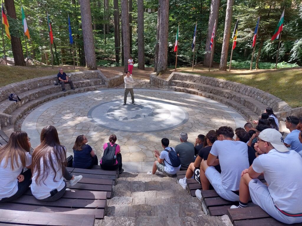 Il Circolo Legambiente Ricadi e l’Istituto “P. Galluppi” di Tropea insieme per la tutela dell’acqua 4 IMG 20250617 WA0097