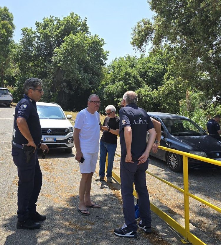 Chiazza in mare a Bivona, sopralluogo di Comune e Arpacal al depuratore della Silica 4 Silica depuratore sopralluogo Romeo Iannone 1