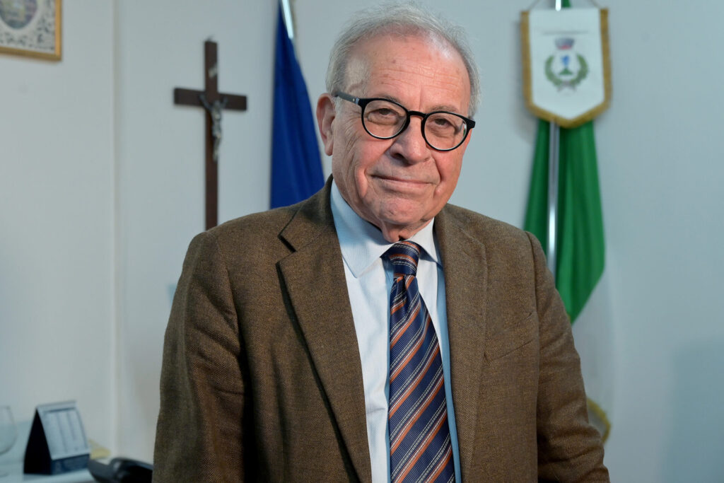Sfiduciato il sindaco di Mandatoriccio, si va verso lo scioglimento del Consiglio comunale 3 Vincenzo Grispino