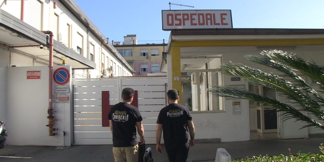 Vibo Valentia, la Premiata Forneria dona due sedie a rotelle all’Ospedale Jazzolino (VIDEO)