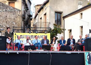 Zagarise celebra l’arte e la legalità in un trionfo di bellezza e socializzazione al Festival “100 Passi”