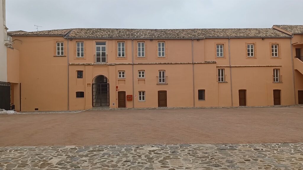“Ex caserma Garibaldi”, il comando dei Carabinieri rinuncia all’immobile. Adesso serve serietà e visione alta 5 WhatsApp Image 2025 06 12 at 15.22.11