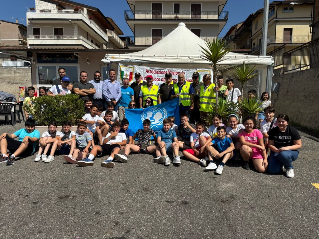 “Pompieropoli” a San Calogero grazie all’Unicef, in occasione della Giornata del Diritto al Gioco 3 WhatsApp Image 2025 06 12 at 22.17.56
