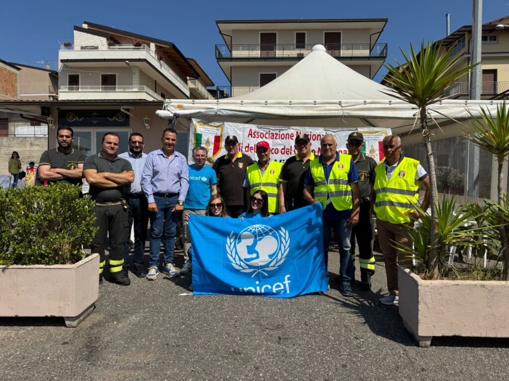 “Pompieropoli” a San Calogero grazie all’Unicef, in occasione della Giornata del Diritto al Gioco 5 WhatsApp Image 2025 06 12 at 22.18.271