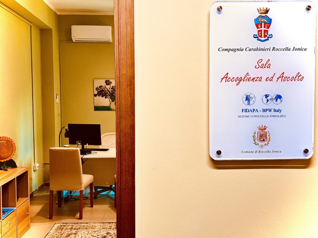 Inaugurata alla Compagnia Carabinieri di Roccella Jonica la “Stanza di accoglienza e ascolto” 2 WhatsApp Image 2025 06 14 at 20.10.17 1