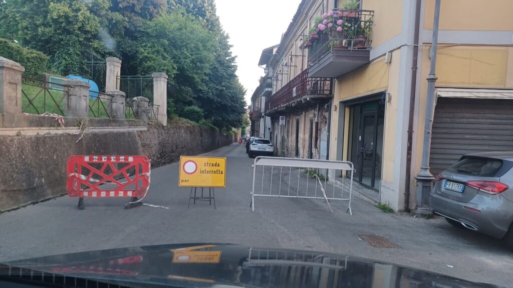 Vibo Valentia, via Vittorio Veneto nel centro storico è chiusa al transito... ma lo scopri solo dopo che l'hai imboccata! 3 WhatsApp Image 2025 06 16 at 20.24.10 2