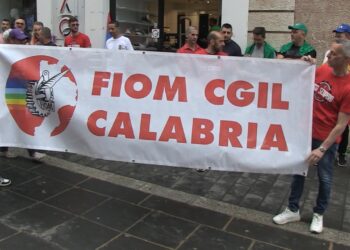 Sciopero dei metalmeccanici, questa mattina a Vibo Valentia il presidio regionale (VIDEO)