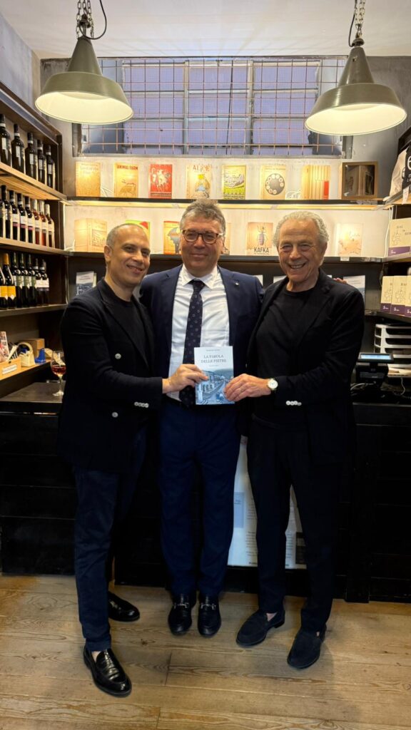 “La Parola delle Pietre” incanta Roma: grande successo e firmacopie da record presso Il Re dei Librai di via Somalia 5 WhatsApp Image 2025 06 22 at 01.57.18