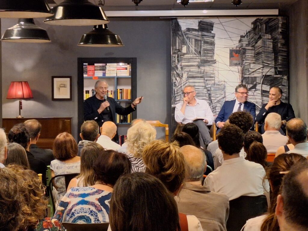 “La Parola delle Pietre” incanta Roma: grande successo e firmacopie da record presso Il Re dei Librai di via Somalia 6 WhatsApp Image 2025 06 22 at 01.57.19 3