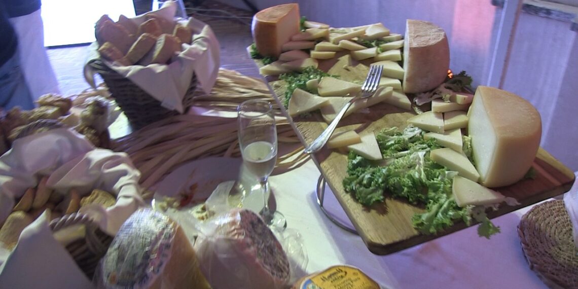 Il Pecorino del Monte Poro è DOP. Presentazione, convegno e show cooking al Valentianum (VIDEO) 1 Il Pecorino del Monte Poro è DOP. Presentazione, convegno e show cooking al Valentianum (VIDEO)