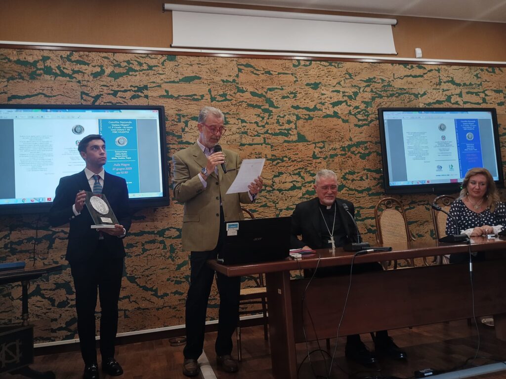 Il Premio Filangieri 2025 al Vescovo mons. Attilio Nostro (VIDEO) 2 WhatsApp Image 2025 06 27 at 14.43.54 3