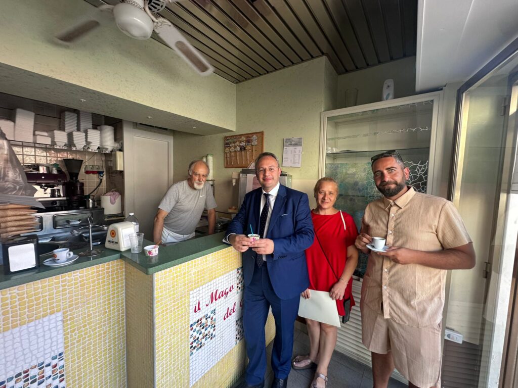 Il sapore dell’estate e della memoria: Nico Nisticò riapre la storica gelateria di famiglia a Cardinale 3 WhatsApp Image 2025 06 29 at 11.12.09