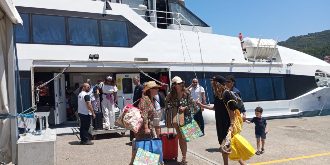 Vibo Marina ponte per le Isole Eolie, una lunga tradizione che ogni anno si rafforza nel periodo estivo (VIDEO)