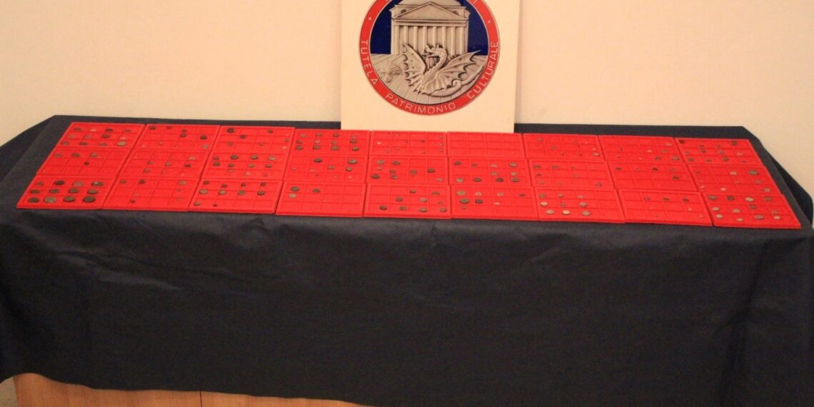 Restituiti allo Stato 479 beni culturali: cerimonia al Museo Archeologico “Vito Capialbi” di Vibo Valentia (VIDEO) 1 Restituiti allo Stato 479 beni culturali: cerimonia al Museo Archeologico “Vito Capialbi” di Vibo Valentia (VIDEO)