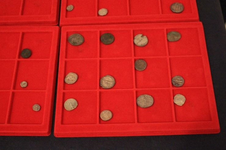Restituiti allo Stato 479 beni culturali: cerimonia al Museo Archeologico “Vito Capialbi” di Vibo Valentia (VIDEO) 3 cc monete 2