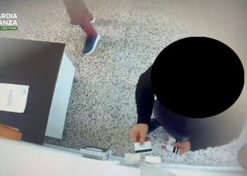 Assenteismo all'ARSAC di Crotone, denunciati in 20 (VIDEO) 10 Assenteismo all’ARSAC di Crotone, denunciati in 20 (VIDEO)