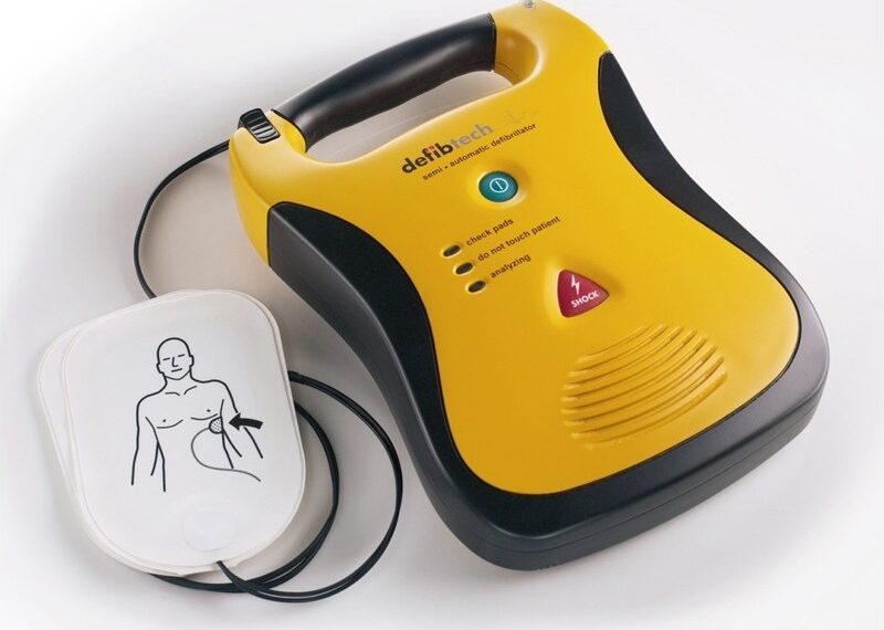 Nardodipace si dota di defibrillatori da installare nei punti centrali dei cinque principali centri abitati del Comune 1 Nardodipace si dota di defibrillatori da installare nei punti centrali dei cinque principali centri abitati del Comune