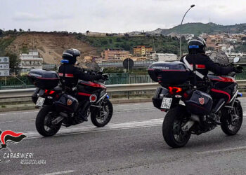 Evade dai domiciliari e tenta la fuga ma viene bloccato dai carabinieri della sezione radiomobile di Reggio Calabria