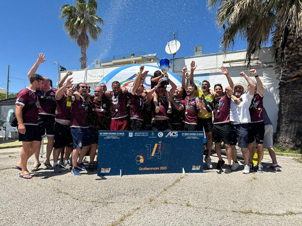 Gli architetti reggino-vibonesi si laureano Campioni d'Italia al XIV Torneo Nazionale di calcio 4 generico giugno 2025 559710