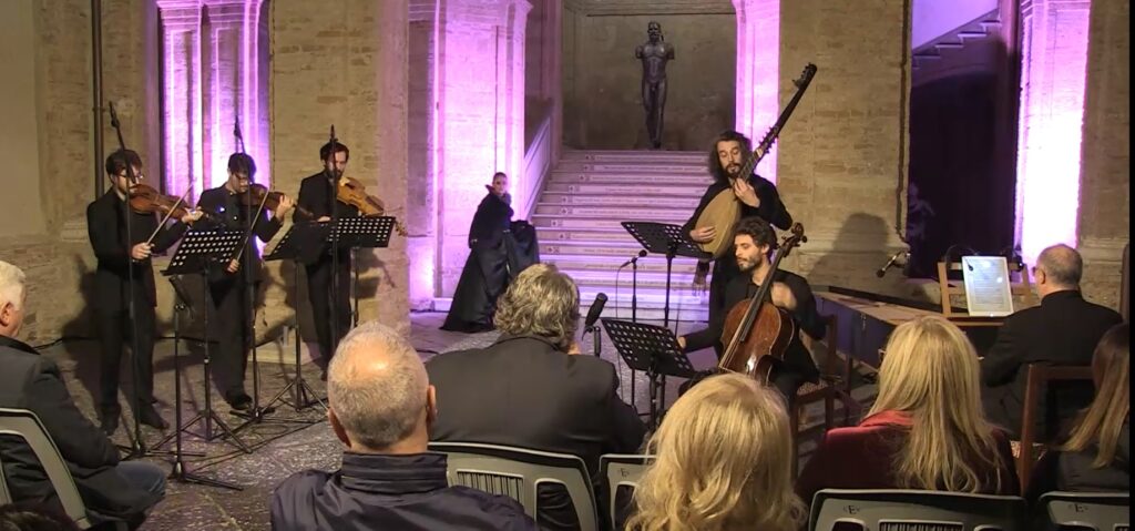Palazzo Gagliardi torna ad essere palcoscenico accogliendo "I Vacantusi" ed il loro "Scacciasogni" 2 marrocu a palazzo gagliardi