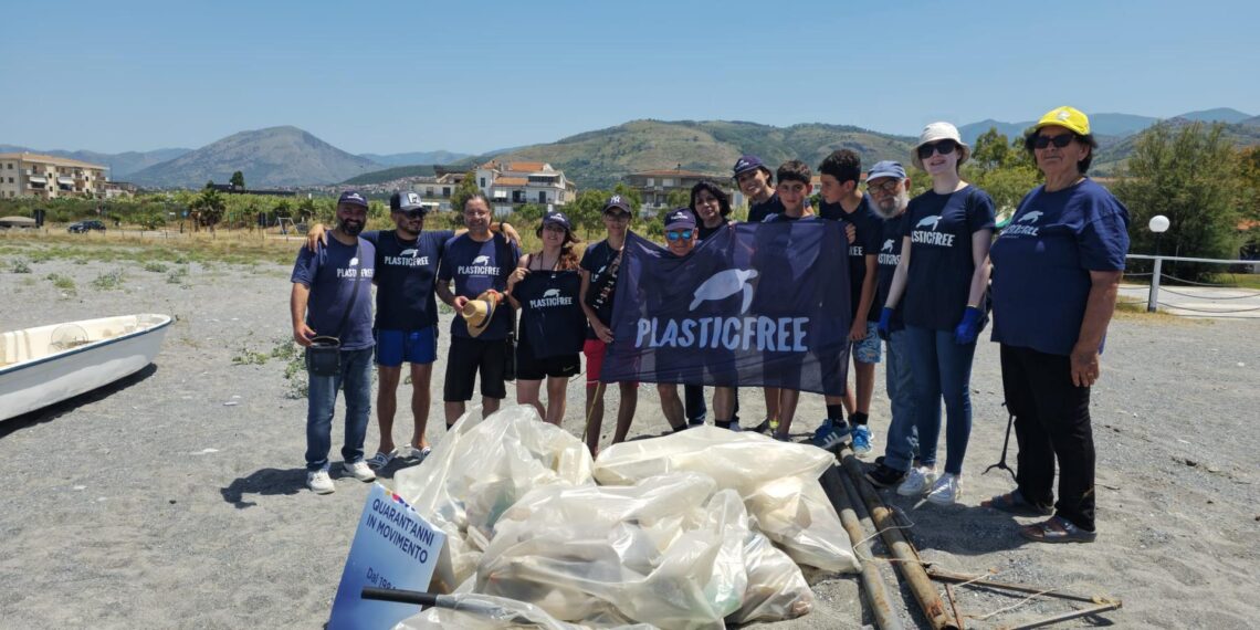 Calabria: 710 chili di plastica e rifiuti raccolti e oltre 80 studenti coinvolti