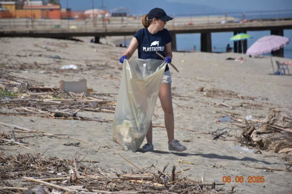 Calabria: 710 chili di plastica e rifiuti raccolti e oltre 80 studenti coinvolti 4 pfg2