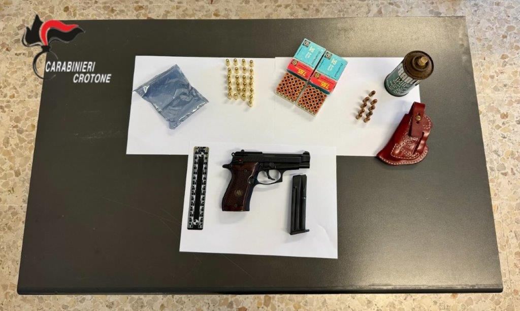Arma clandestina nella casa a mare, un arresto a Cirò Marina 4 signal 2025 06 07 114930 001