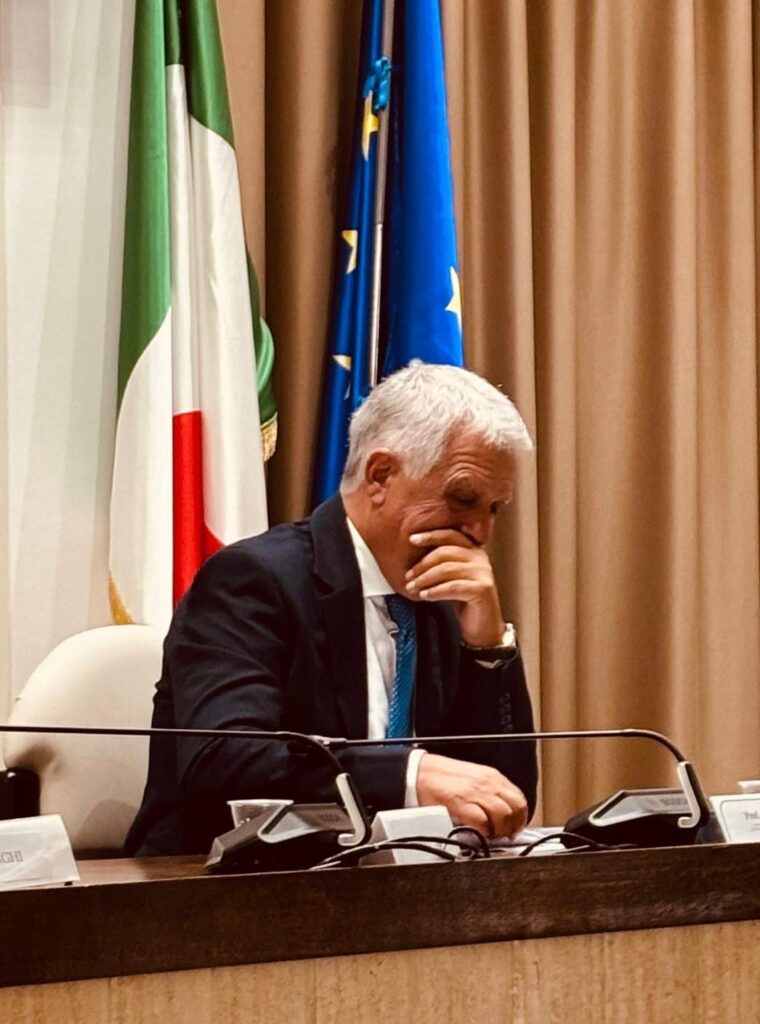 Nell’Italia del sud che respira veleno: il SIN di Crotone tra reticenze, resistenze, rifiuti pericolosi e una rinascita mai nata 3 001 1