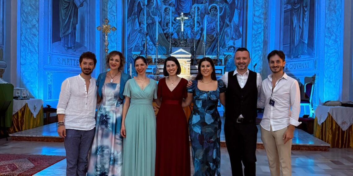 Triparni celebra l’arte e il talento unico della voce: emozioni e memoria al Galà Lirico di Borgo in Musica