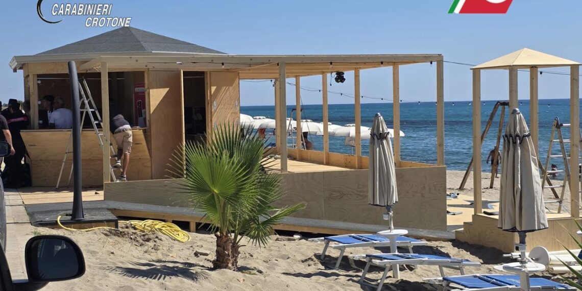 Controlli congiunti tra Carabinieri e Capitaneria di Porto in attività commerciali e lidi balneari 1 Controlli congiunti tra Carabinieri e Capitaneria di Porto in attività commerciali e lidi balneari