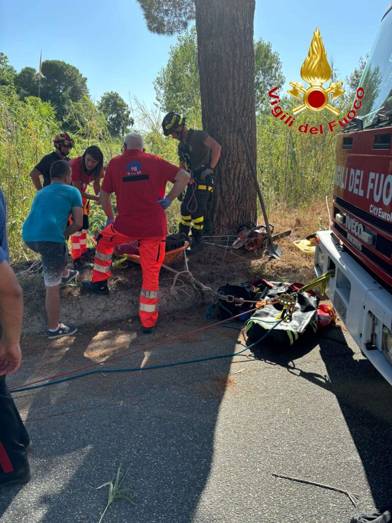 Torre Ruffa, cade in un dirupo, salvo grazie all'intervento dei Vigili del Fuoco 5 1wtmk
