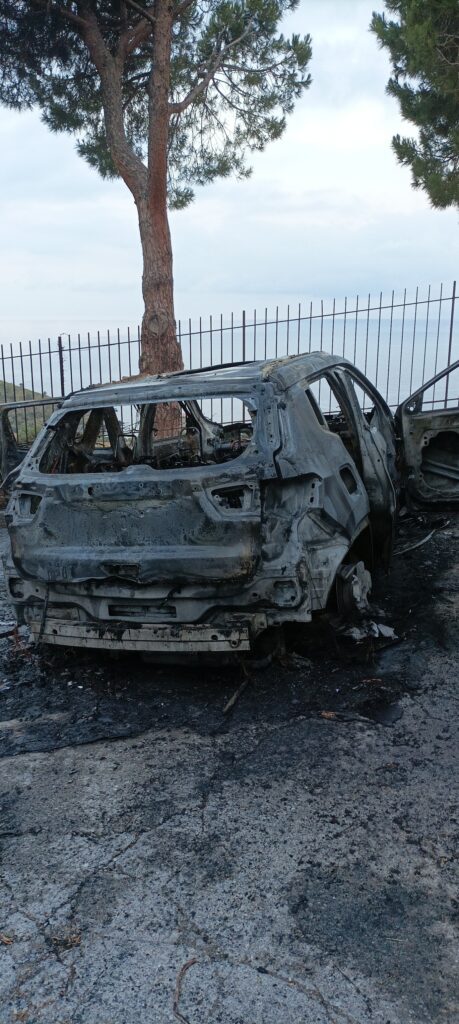 Distrutta dalle fiamme l'auto del sindaco di San Nicola Arcella 4 518273401 2189633018175022 5695066534767024939 n