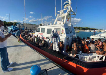 Altri due sbarchi sulle coste calabresi con 107 migranti provenienti dal Medio Oriente e dal nord Africa