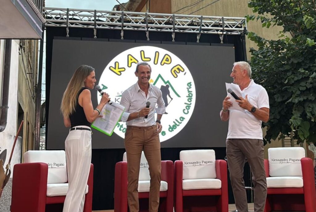 Cala il sipario su Kalipè 2025, successo a Monterosso per la due giorni dedicata ai cammini e al turismo lento 5 Grillo sul palco di Kalipe con Capocchi e Zani