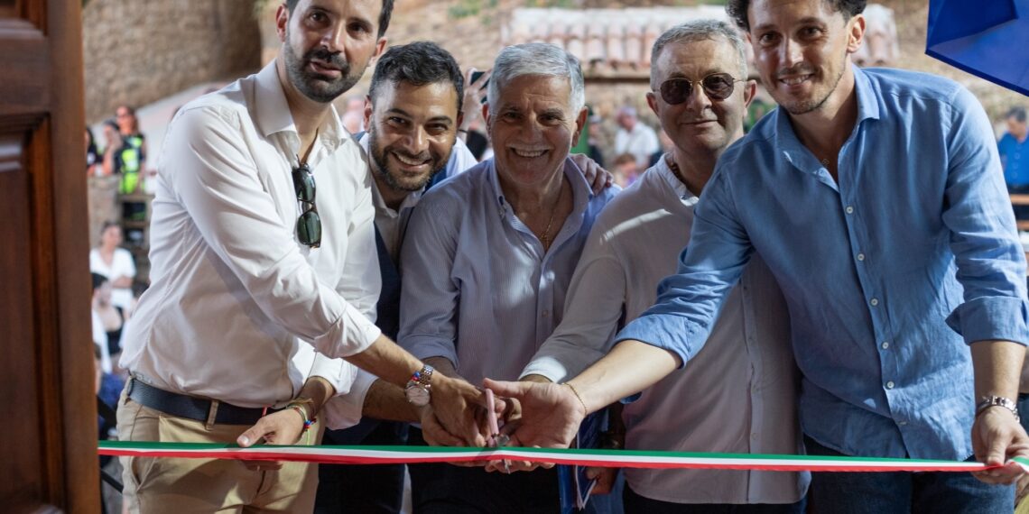 Palmi celebra la rinascita di Villa Repaci: inaugurato il progetto culturale “La Raffica” (VIDEO)