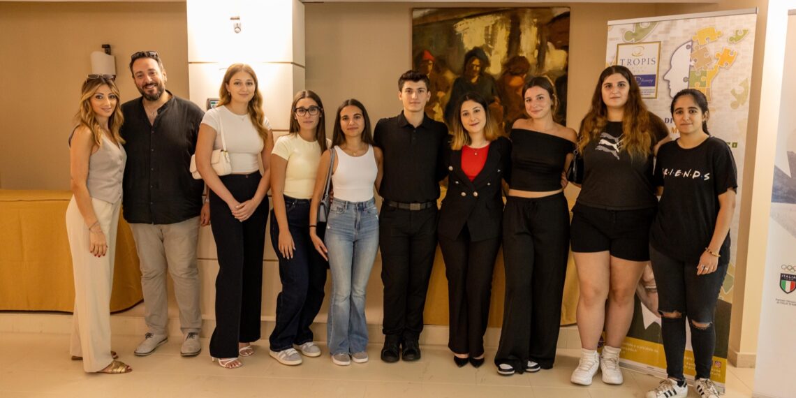 Tropea, presentata la VII edizione della borsa di studio “Antonio Mamone - Costruisco il mio futuro” 1 Tropea, presentata la VII edizione della borsa di studio “Antonio Mamone – Costruisco il mio futuro”