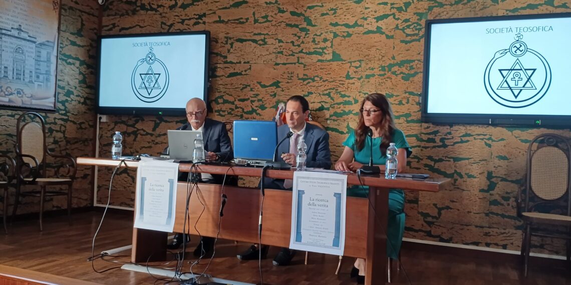 La ricerca della verità secondo i principi della Teosofia. Riflessioni e dialoghi a Vibo Valentia (VIDEO)