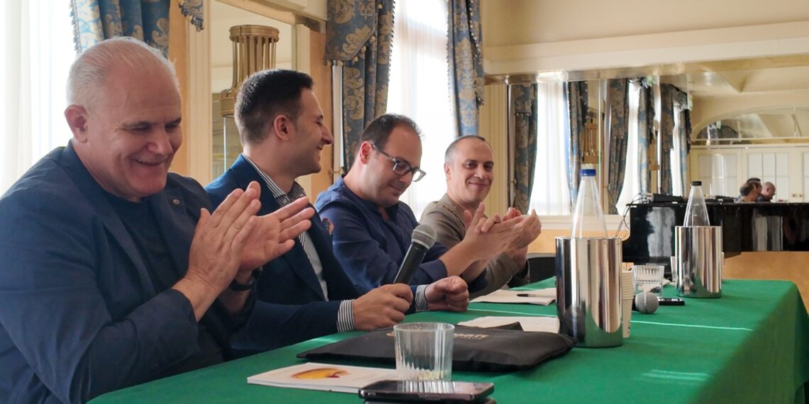 Grande successo per la presentazione del libro di Alessandro Russo 1 Grande successo per la presentazione del libro di Alessandro Russo