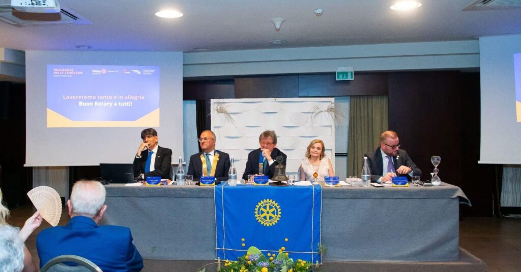 Passaggio delle consegne al Rotary Club di Rende 6 WhatsApp Image 2025 07 14 at 11.25.33